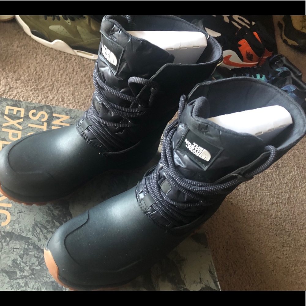 Northface Yukiona Boot Women’s 9 #NF0A3K3BKX7-090